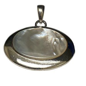 Silver Tone Oval Mother of Pearl Shell Pendant for Necklace Vintage, Unmarked.
